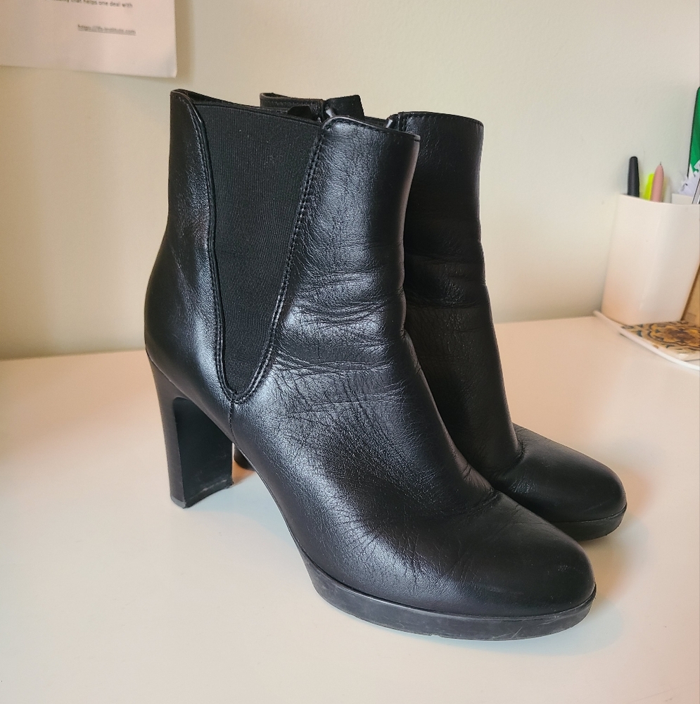 Geox Black Heeled Boots Sleek Minimalist Design